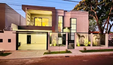Sobrado a venda no bairro Vila Esperança.