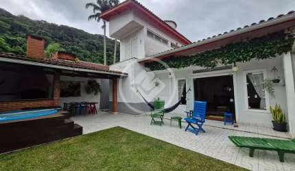 CASA A VENDA JARDIM GUAIUBA GUARUJÁ SP codigo: 104720