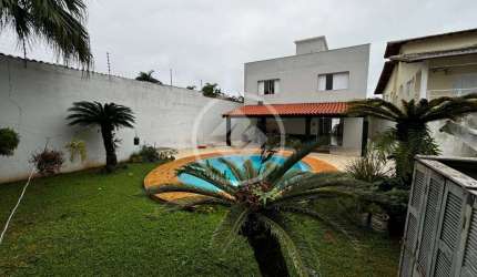 Casa sobrado á venda com 05 domitórios, 456 m², á 400 metros da Enseada, Guarujá/SP. codigo: 97270