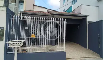CASA (com 2 quartos + 3 kitnets)OPORTUNIDADE DE MORADIA E RENDA EM BALNEÁRIO CAMBORIÚ - SC! 