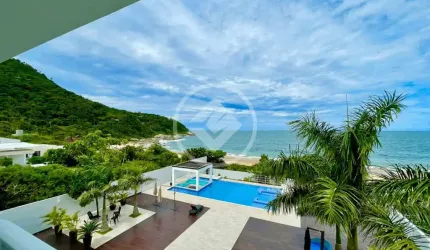 Mansão na praia do Estaleirinho R$ 25.000.000,00 codigo: 52982