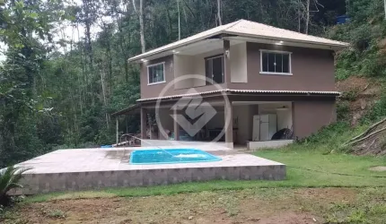 Chácara com casa,com piscina, com churrasqueira a Dez minutos de Guarapari codigo: 119697