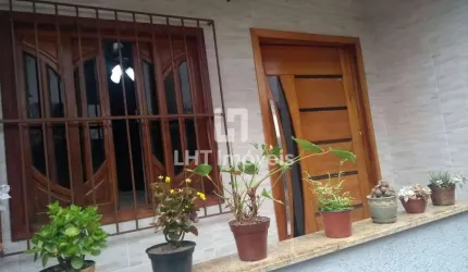 LINDA CASA À 2 MINUTOS DO CENTRO DE ALCÂNTARA