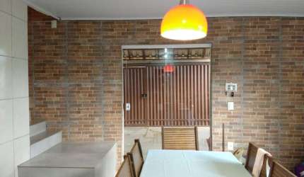Bairro Ponte Preta, casa duplex de 3 quartos e terraço coberto, R$ 298.000,00