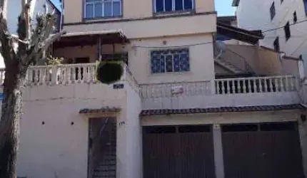 Casa com 3 dormitórios à venda, 250 m² por R$ 450.000,00 - Fábrica - Juiz de Fora/MG