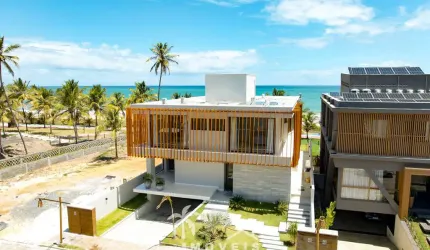 Casa à Venda FRENTE MAR Alto Padrão