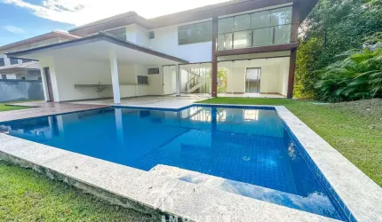Casa à Venda 5 Suítes em Praia Do Forte Alto Padrão Condomínio com Acesso à praia