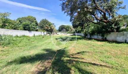 Terreno 100% plano com 2.000m2 com casa pequena em excelente localização codigo: 106359