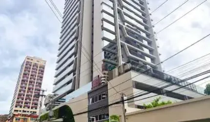 Para Alugar Sabatini 62.8m2, 2 suites, 2 vagas, andar alto, vista mar!