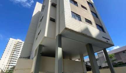 Apartamento à venda no Coco  com 3 quartos