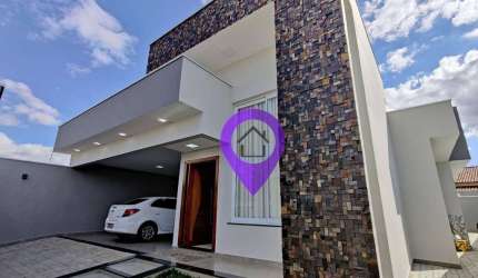 Casa à venda no Buritis, Pouso Alegre/MG. 230m², 3 dormitórios (1 suíte), 3 vagas, cozinha planejada e varanda gourmet. Excelente localização