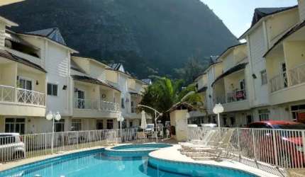 CASA NO CONDOMÍNIO CASAS VOGUE, 4 QUARTOS, VARGEM PEQUENA.
