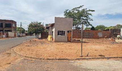Casa 38m², 1 dormitório(s), 1 vaga(s) na garagem - PARQUE FERROVIARIO, LINS SP