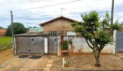 Imóvel residencial área  250m², edificação principal de 80m² e edificação secundária de 45m²