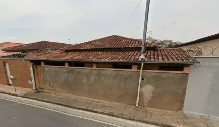 Terreno com área de 177m² e respectiva edificação dele constante, qual seja, uma casa residencial
