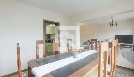 Espaçoso 3 dormitórios com suíte junto à Praça da Encol.