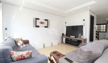 Casa semimobiliada à venda no Ecoville