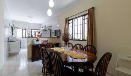 Elegante sobrado para venda com 3 quartos, sendo 1 suíte, 130m²