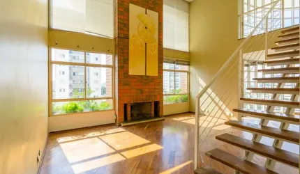Confortável cobertura para venda com 3 quartos, sendo 1 suíte, 412m²