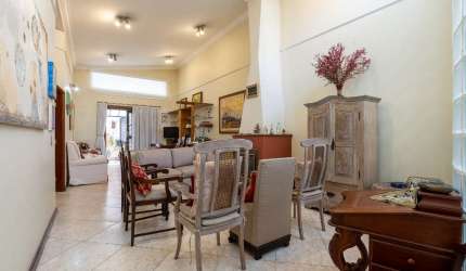 Sensacional casa tipo para venda com 2 quartos, sendo 2 suítes, 230m²