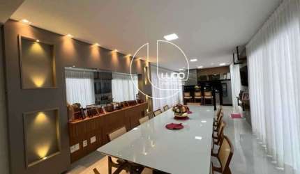 Casa em condomínio fechado com 3 quartos à venda na Rua GT 4, Condomínio Residencial Grand Trianon, Anápolis, 241 m2 por R$ 2.100.000