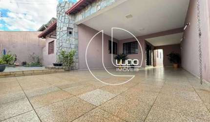 Casa com 4 quartos à venda na Rua Isaura Batista, Batista, Anápolis, 340 m2 por R$ 750.000