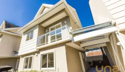 Sobrado em condominio em SANTA FELICIDADE com 139,67m²