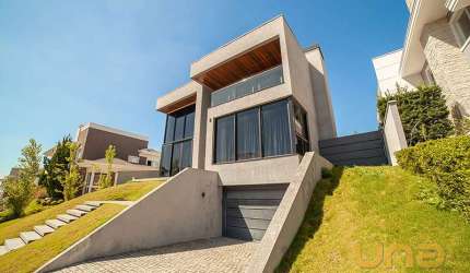 Imobiliária Cilar Vende Casa 4 Quartos no Campo Comprido com 6
