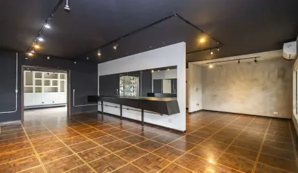 Casa Comercial no Bigorrilho de 320m²