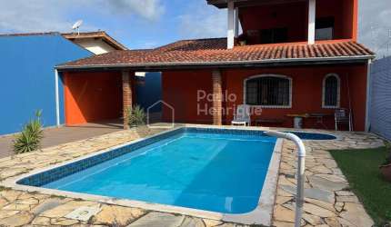 Sobrado com Piscina à Venda no Pontal Santa Marina
