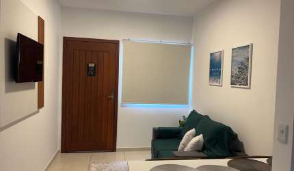 Linda casa geminada MOBILIADA, duplex em condomínio privado.