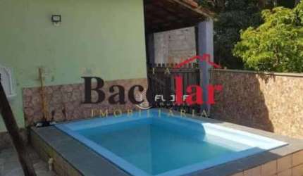 Casa em condomínio fechado com 4 quartos à venda na Avenida Doutor Eugênio Borges, Rio do Ouro, São Gonçalo, 180 m2 por R$ 450.000