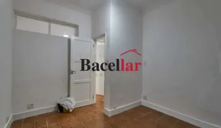 Apartamento com 3 quartos à venda na Rua Benevenuto Berna, Tijuca, Rio de Janeiro, 70 m2 por R$ 360.000