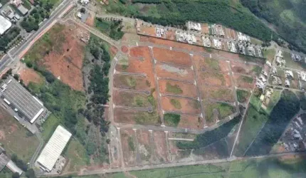 Fiação Subterrânea | Na entrada da Cidade | Lotes a partir de 250m² próximo ao Centro