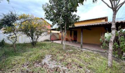 À Venda Casa de 2 quartos em Condomínio fechado