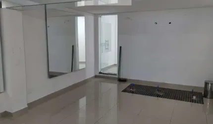 Casa de uso comercial em área nobre no Klabin na região da Vila Mariana. Rua com Intenso Movimento a alguns metros da Avenida Ricardo Jafet