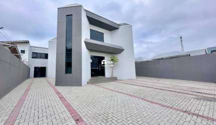 Locação Comercial: Prédio com 697 metros privativos no centro de Balneário Camboriú