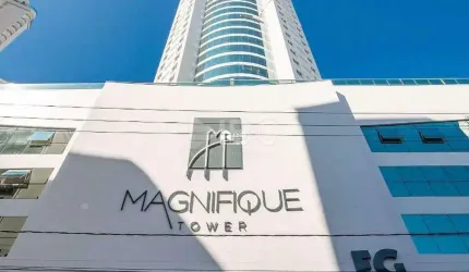 Aluguel Anual; Apartamento Alto Padrão Quadra mar, Mobiliado com 3 suítes em Balneário Camboriú.