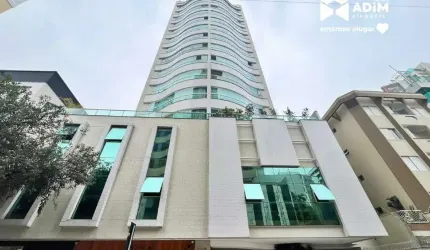 Aluguel Anual: Apartamento 2 quartos + 1 suíte no centro de Balneário Camboriú.