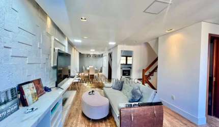 Awm Vende Casa em condomínio no Bairro  Cristal, Porto Alegre - CA400