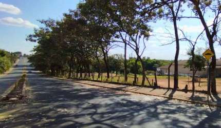 Confortável terreno comercial para venda, 6,475m²