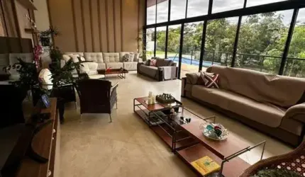 BELÍSSIMA CASA TÉRREA NO CONDOMÍNIO TERRAS DA ALVORADA