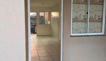 Casa de rua com quintal, cameras 2 vagas