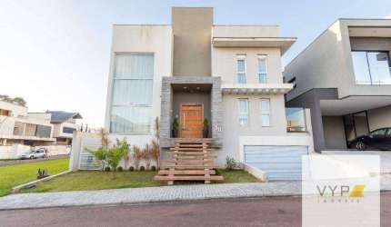 Casa com 4 suítes no Uberaba.