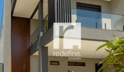 Sobrado em Condomínio, 3 suítes, piscina privativa, 6 vagas de garagem e área Gourmet