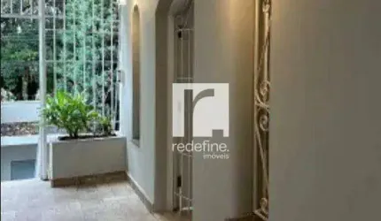Sobrado à venda com 04 quartos (01 suíte) 05 vagas de garagem e local estratégico entre os Metrô São Judas e Conceição - Venda R$ 1.070.000,00
