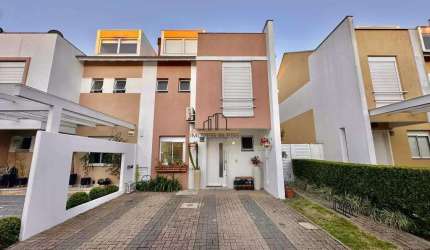 Casa localizada no bairro Estância Velha/Canoas