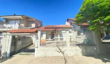 Casa localizada no bairro Estância Velha/Canoas