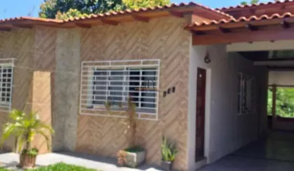 Casa localizada no bairro Nossa Senhora das Graças/Canoas
