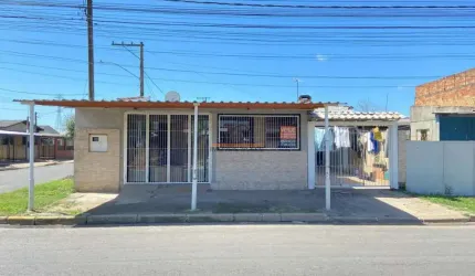 Casa localizada no bairro Fátima/Canoas
